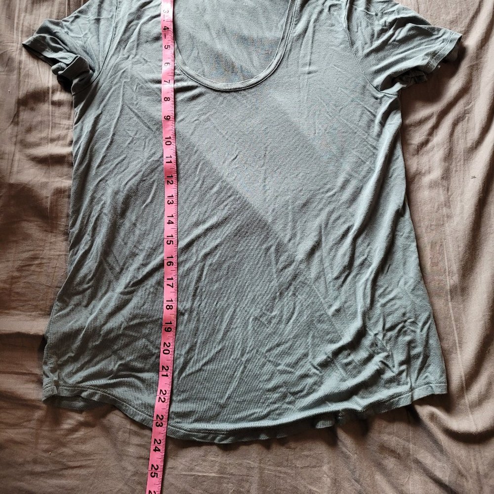Small Reitmans R Essentials Short Sleeve Tee - Picture 7 of 7